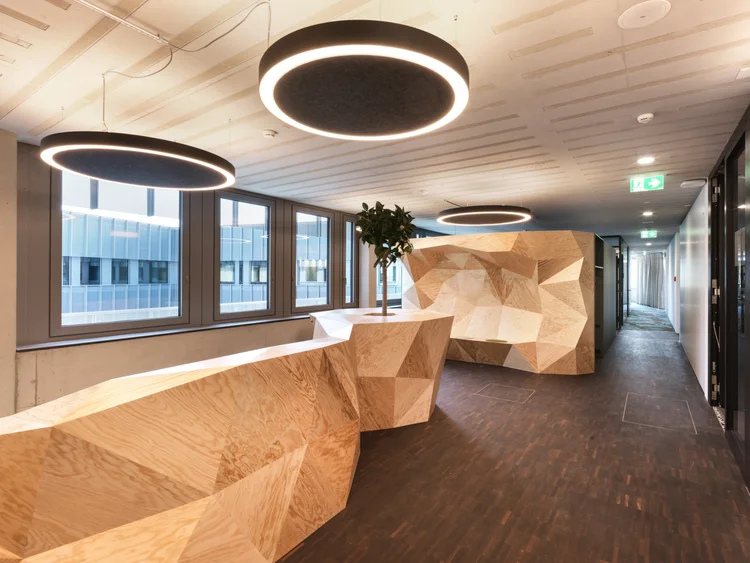 B&uuml;robeleuchtung mit Ringleuchten inkl. Akustikelement von Lightnet | Mabalux AG